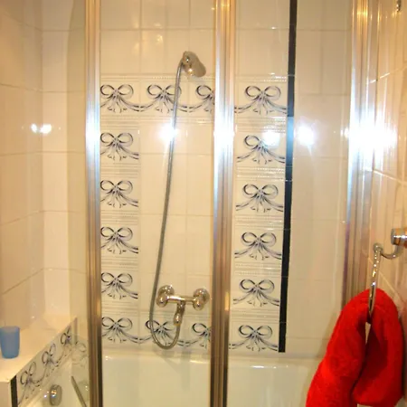 Quarto em Acomodações Particulares Contra