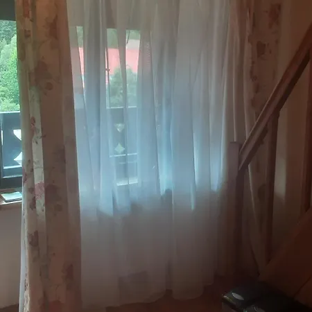 Quarto em Acomodações Particulares Contra